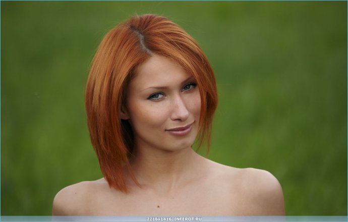 Рыженькая на природе