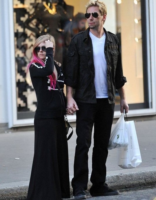 Аврил Лавин беременна от фронтмена группы «Nickelback»