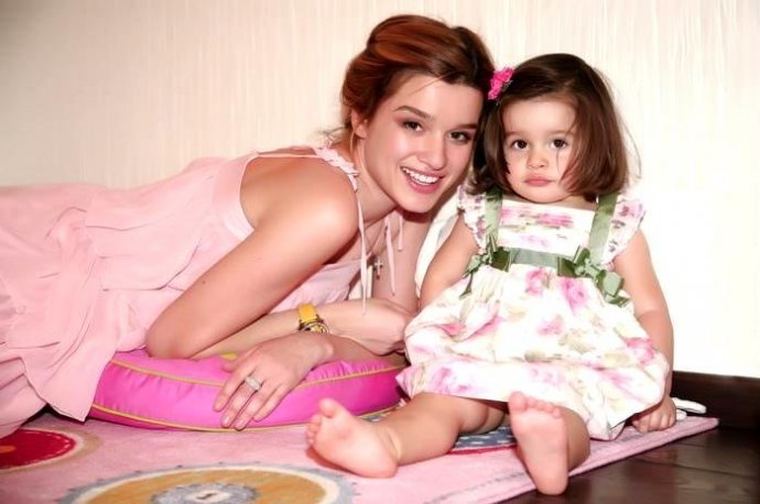 Ксения Бородина эксплуатирует детский труд