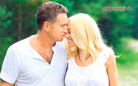 Анжелика Варум считает себя золотой супругой