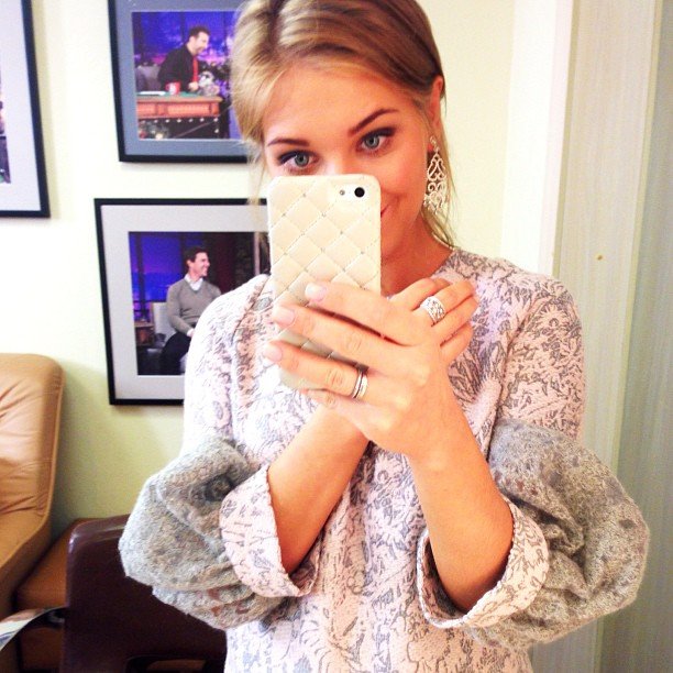 Беременная Кристина Асмус испугалась Ивана Урганта Беременная Кристина Асмус испугалась Ивана Урганта