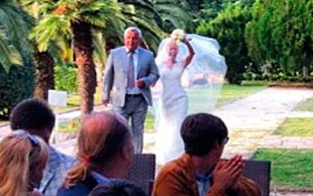 Оксана Пушкина показала заграничную свадьбу сына