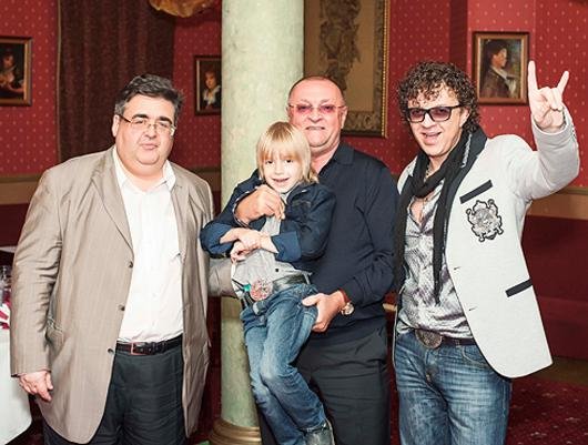 Рома Жуков открыл ресторан для взрослых Рома Жуков открыл ресторан для взрослых