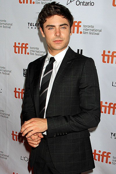 Зак Эфрон пытается избавиться от наркотической и алкогольной зависимости