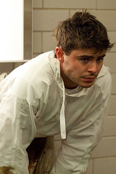 Зак Эфрон пытается избавиться от наркотической и алкогольной зависимости Зак Эфрон пытается избавиться от наркотической и алкогольной зависимости