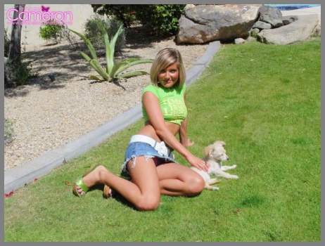 Сладенькая киска на улице