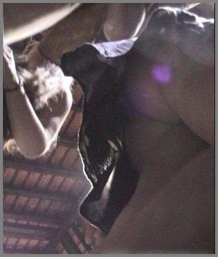 Подглядываем под юбки