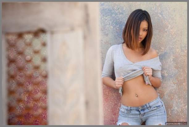 Азиатка показала кису раком