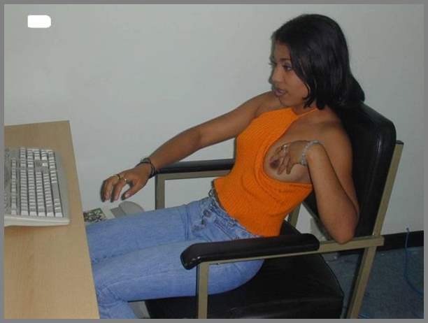 арабские девушки в общежитии голышом