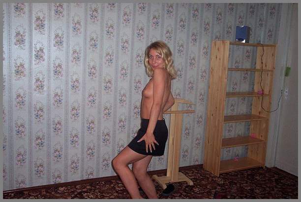 Частное фото от молодой блондинки