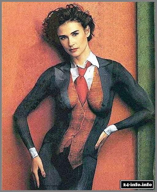 Голая звезда Деми Мур