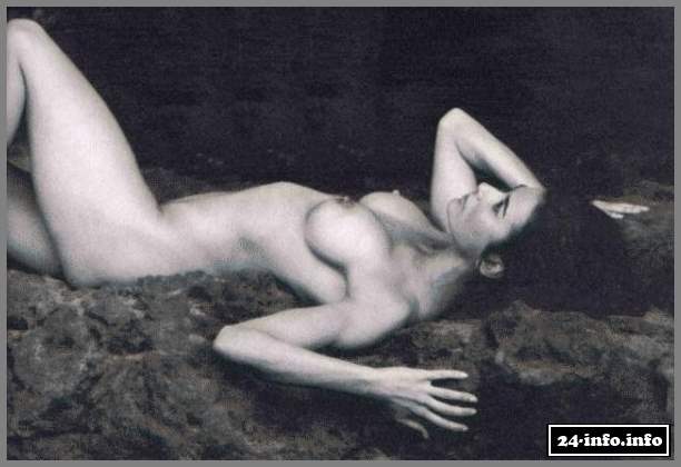 Голая звезда Деми Мур