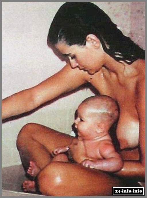 Голая звезда Деми Мур