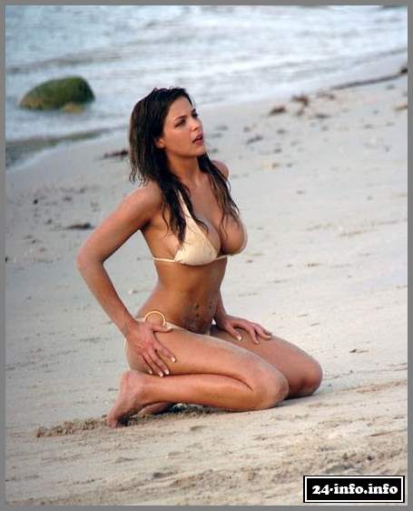 Голая звезда Джемма Аткинсон