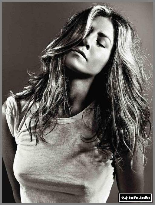 Голая звезда Дженифер Энистон