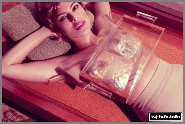 Голая звезда Ева Мендес