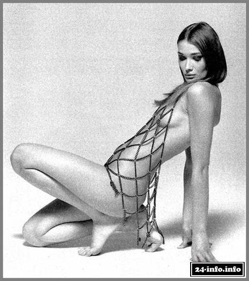 Голая звезда Карла Бруни