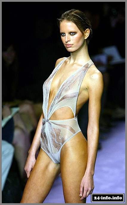 Голая звезда Каролина Куркова