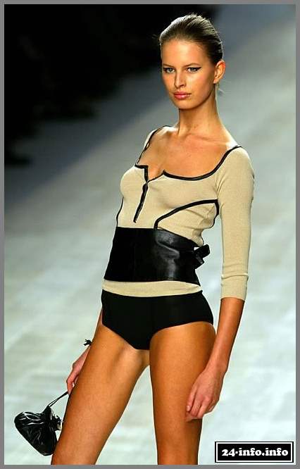 Голая звезда Каролина Куркова