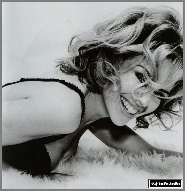 Голая звезда Кайли Миноуг