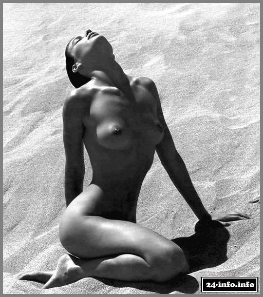 Голая звезда Кэрри Отис