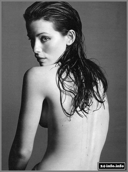 Голая звезда Кейт Бекинсейл