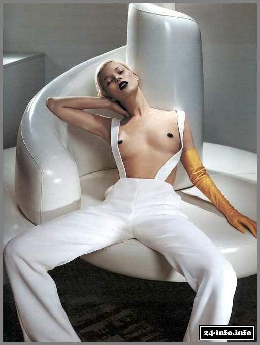 Голая звезда Кейт Мосс