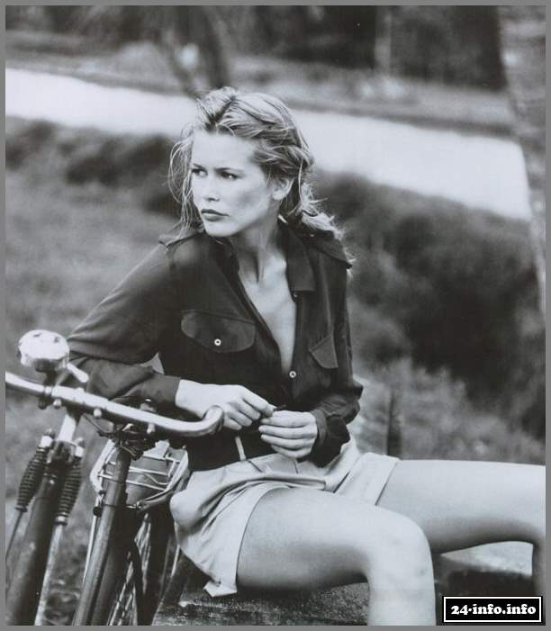 Голая звезда Клаудия Шиффер