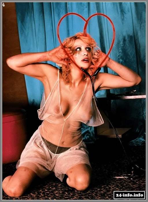 Голая звезда Кортни Лав