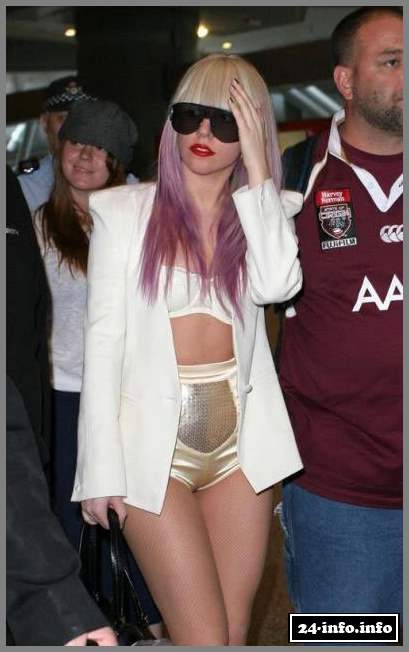 Голая звезда Леди Гага