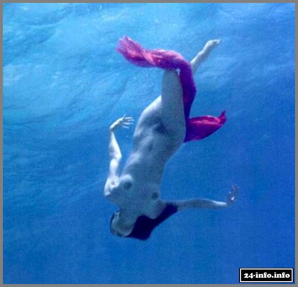 Голая звезда Летиция Каста