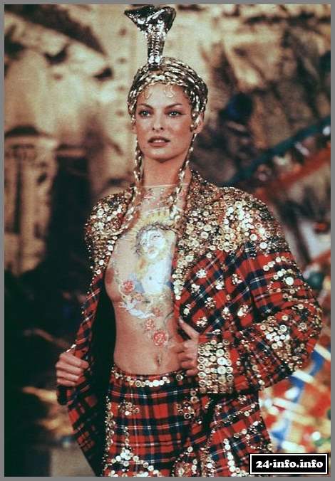 Голая звезда Линда Евангелиста