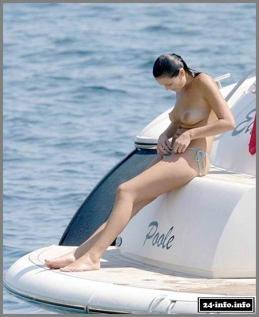 Голая звезда Люси Кларксон