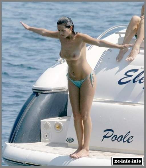 Голая звезда Люси Кларксон