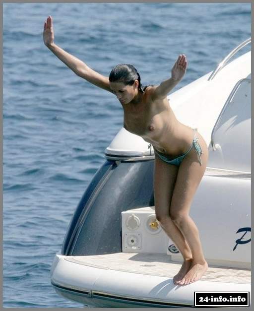 Голая звезда Люси Кларксон