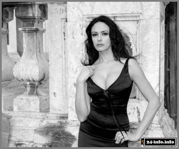 Голая звезда Мария Грация Кучинотта