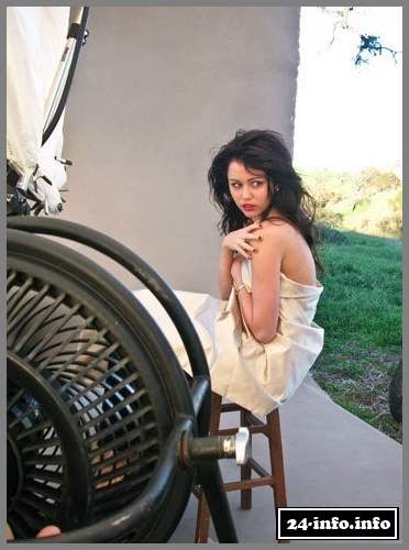 Голая звезда Майли Сайрус