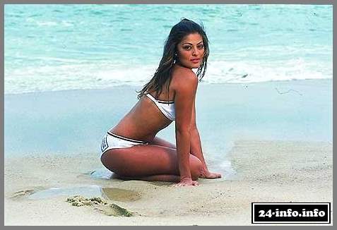 Голая звезда Жулиана Паес