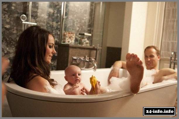 Королевская семья в ванне Королевская семья в ванне