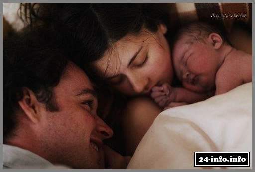 Муж – голова семьи, а жена – её сердце.