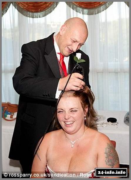 Невеста шокировала гостей, обрив голову прямо на свадьбе Невеста шокировала гостей, обрив голову прямо на свадьбе