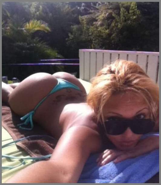 Девушки. Вид сзади