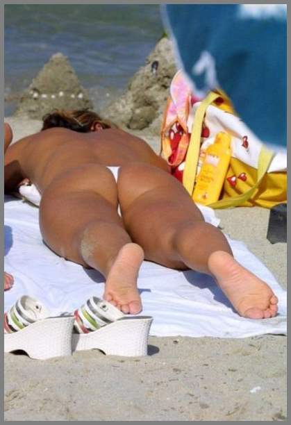 Девушки. Вид сзади