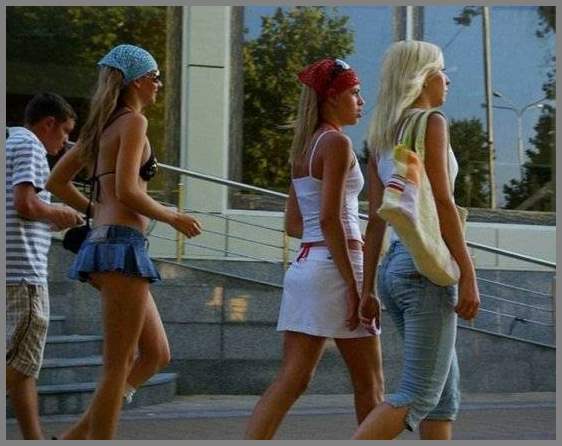 Не трусы, а веревки в жопе