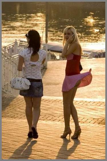 Не трусы, а веревки в жопе