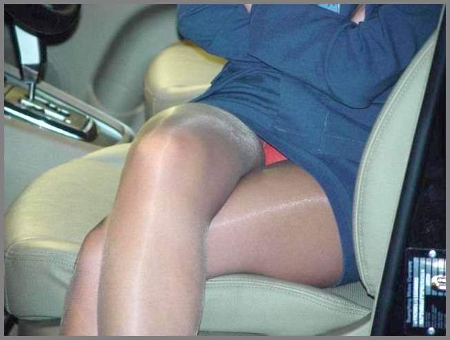 Взгляд под одежду сексуальных девчонок