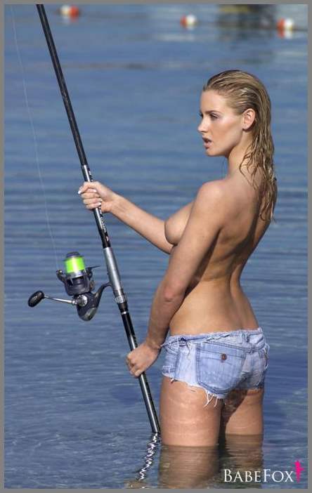 Голышом на рыбалке