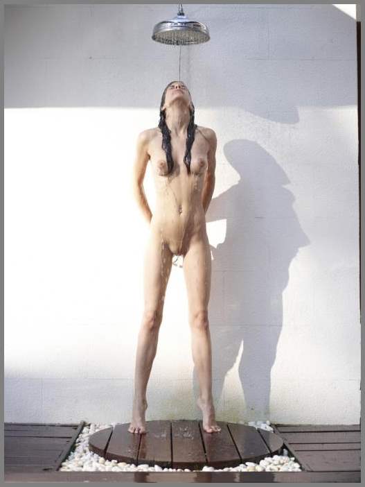 грязный анал с молодой шлюшкой