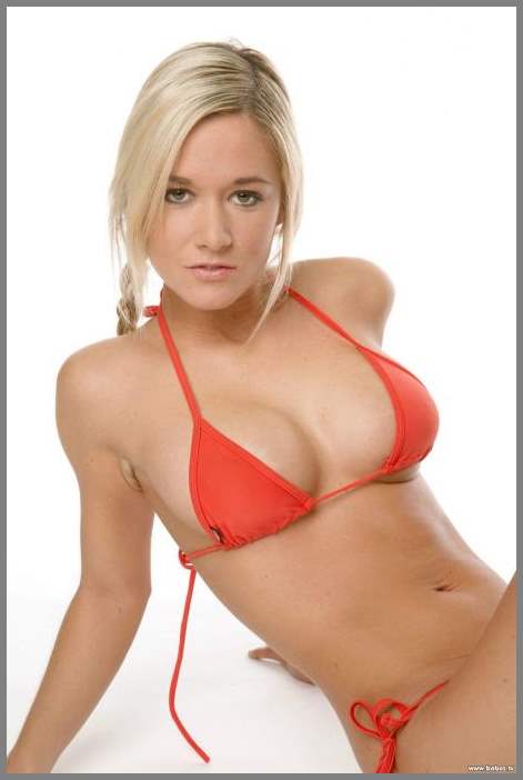 Грудастая блондинка в экстазе