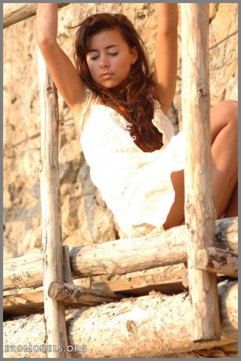 Девушка в горах